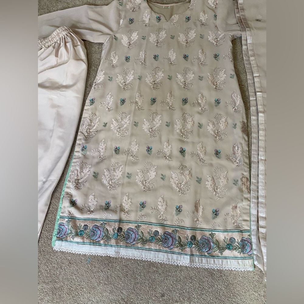 Pakistani indian chiffon 3 piece dress new size large